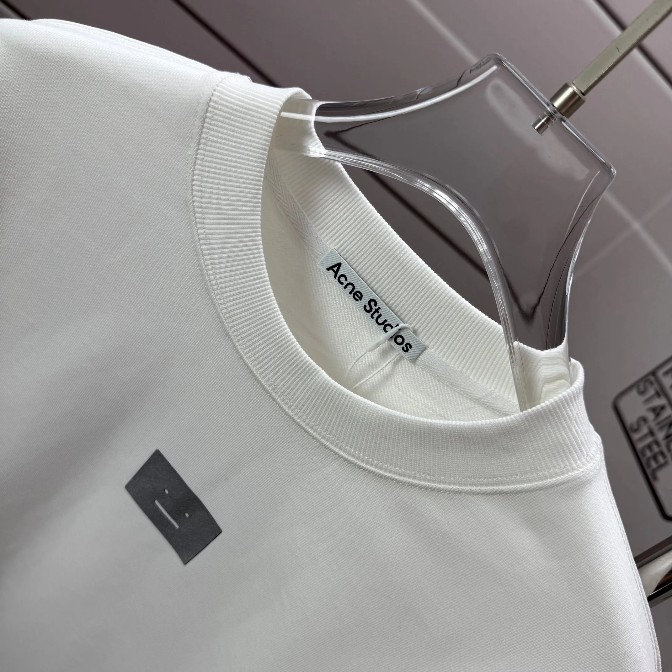 # 125 Acne studios Acne studios 2026 early autumn and winter New Arrival long-sleeved sweatshirt Reflective thick plate printing Customized terry fabric Round neck pullover sweatshirt Men and women Same Style Color: Black White Size: S (90-130 pounds) M (120-150 pounds) L (140-165 pounds) XL (160-180 pounds) XXL (180 kilograms)